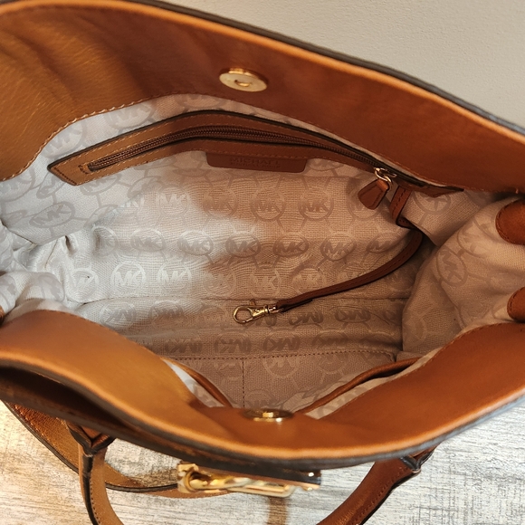 Michael Kors Hamilton Brown Saffiano Medium Satchel Shoulder Handbag Purse - Picture 10 of 13